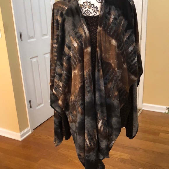 NWOT! Chico’s Lightweight Duster. OS. Beautiful Fall colors! Versatile! - Picture 2 of 5